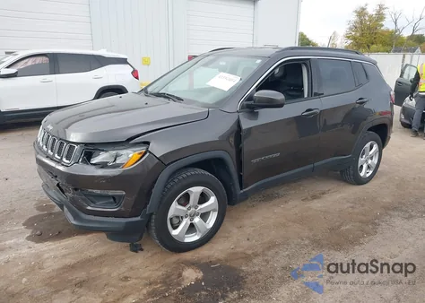 2018 Jeep Compass Latitude 4X4 z USA, uszkodzony, nr VIN 3C4NJDBBXJT398296